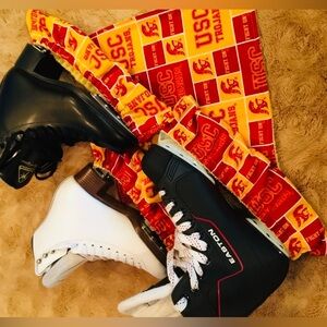 USC Trojans Themed Ice Skate Blade Soakers + Matching Towel Set